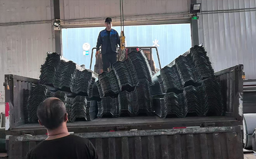 闭口楼承板耐火时限实测：大跨度怎样选门源楼承板